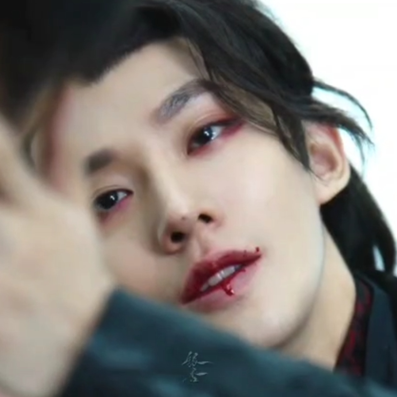 邓为的眼神戏哭戏确实绝，破碎感太强了情绪精准传达，能够轻松把观众拽进剧情里 