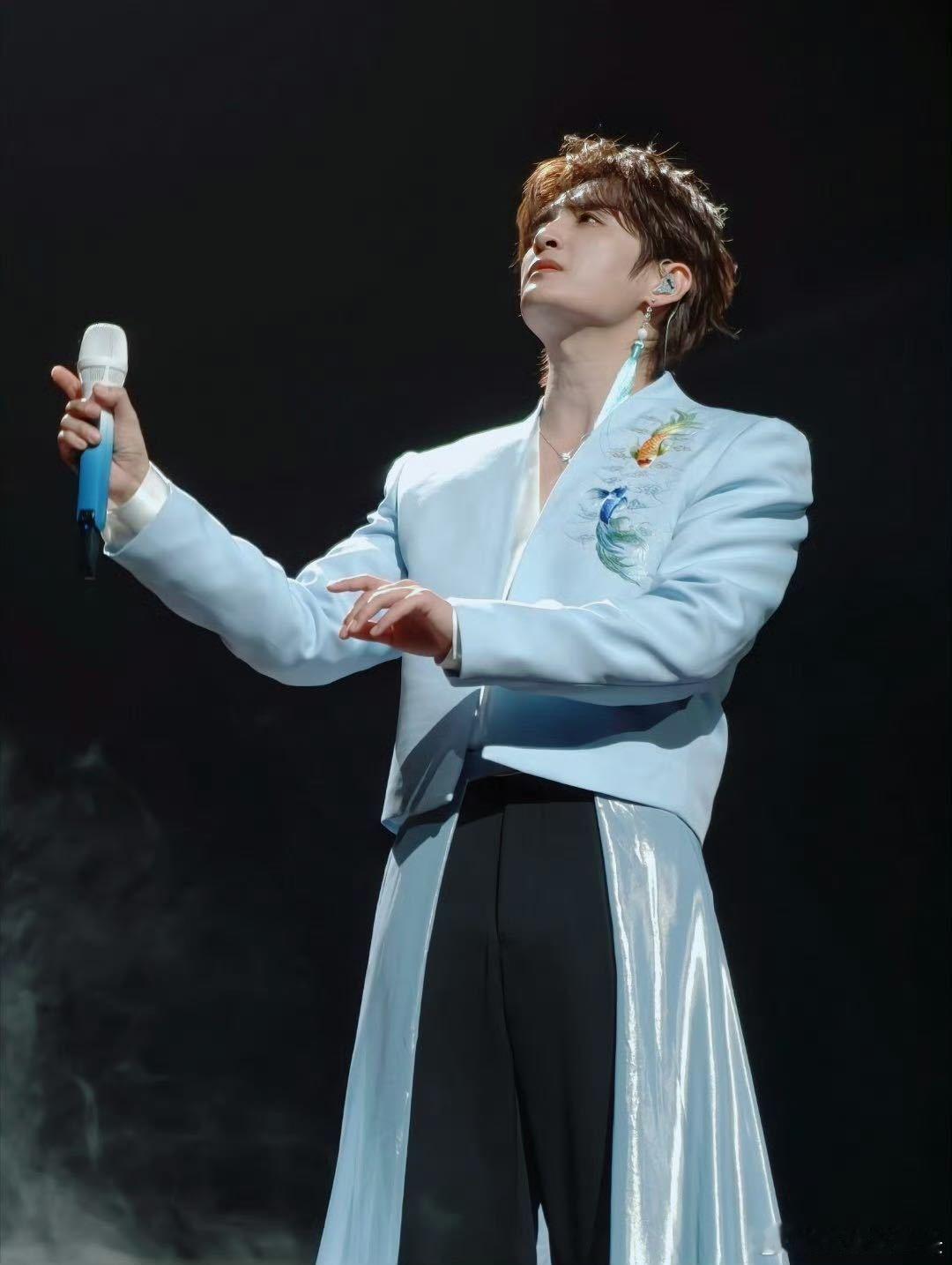 张远版壁上观上线 治愈系古风歌曲来袭，张远温柔开嗓，嗓音干净又有力量，将歌曲的沧