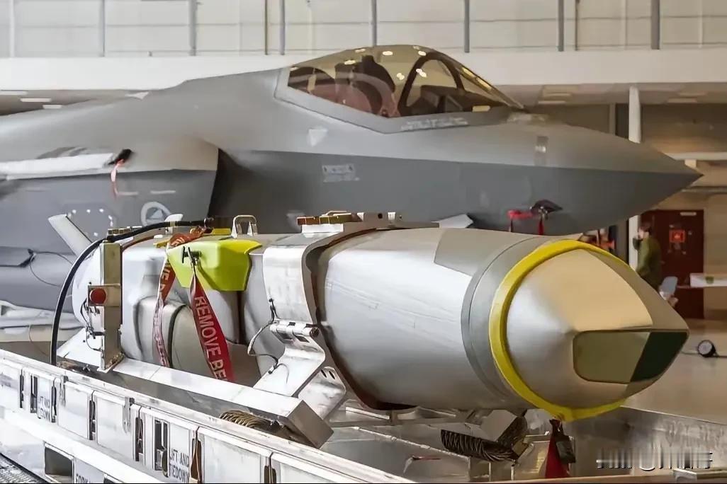 日本航空自卫队将在未来给F-35A配上JSM反舰导弹，JSM隐形反舰导弹重量41
