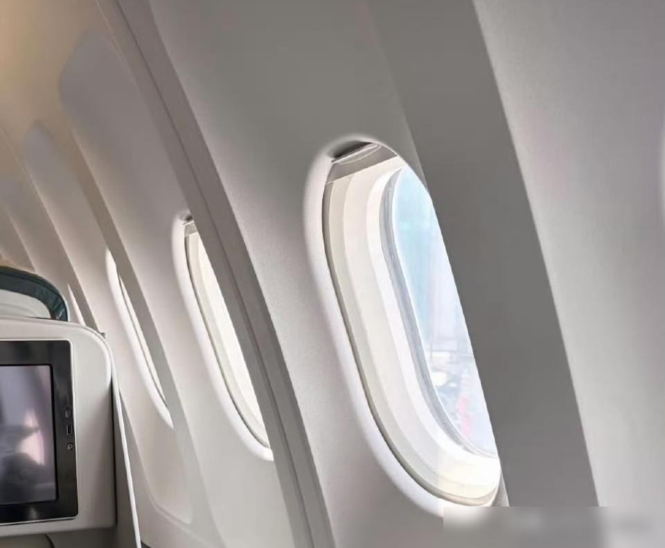 韩国男乒头号双打王牌林钟勋，被自己人按在案板上宰了。你没看错。
巴黎奥运铜牌的