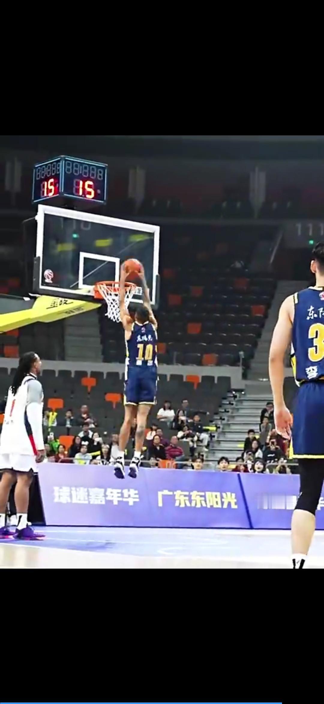 崔永熙投篮尚可，运动能力比奎因差太多，后者运动能力和得分手段不错


之所以把崔