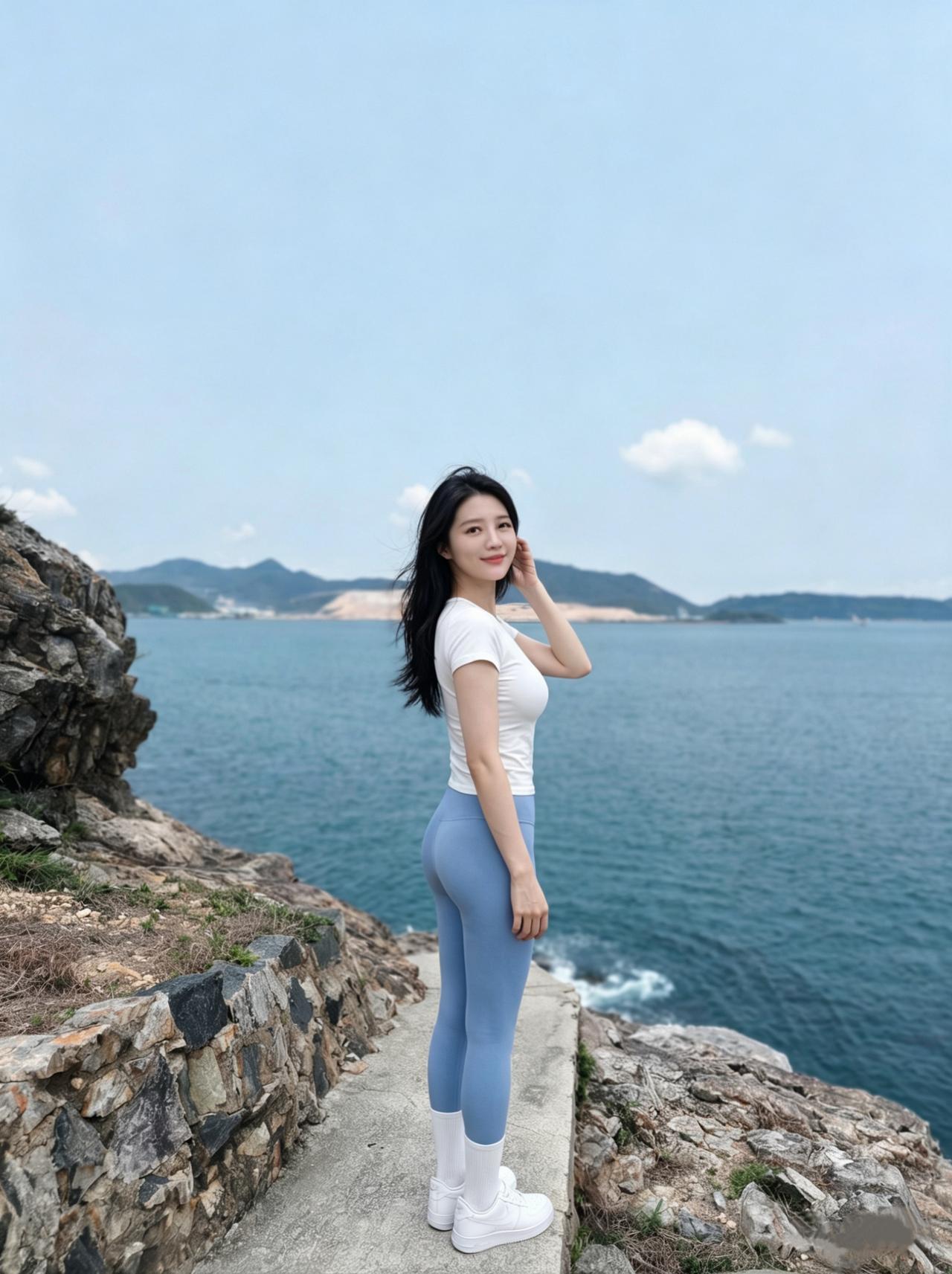 姐妹们！真的被这套穿搭拿捏住了！浅蓝色瑜伽裤配白T简直是春夏本命组合！👖
 