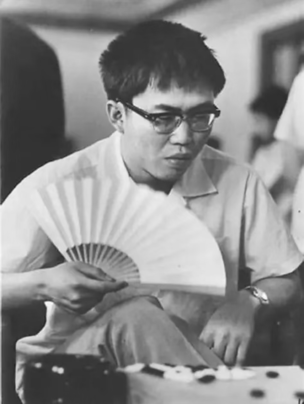 我对围棋了解不算多，聂卫平先生和柯洁都算是棋圣吗？聂老先生更多代表老一辈棋手的巅