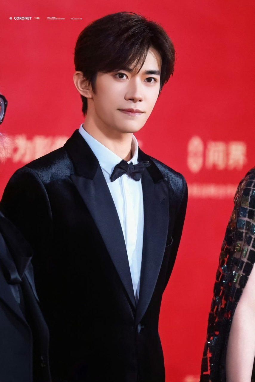 千玺金鸡奖座位，好正啊 