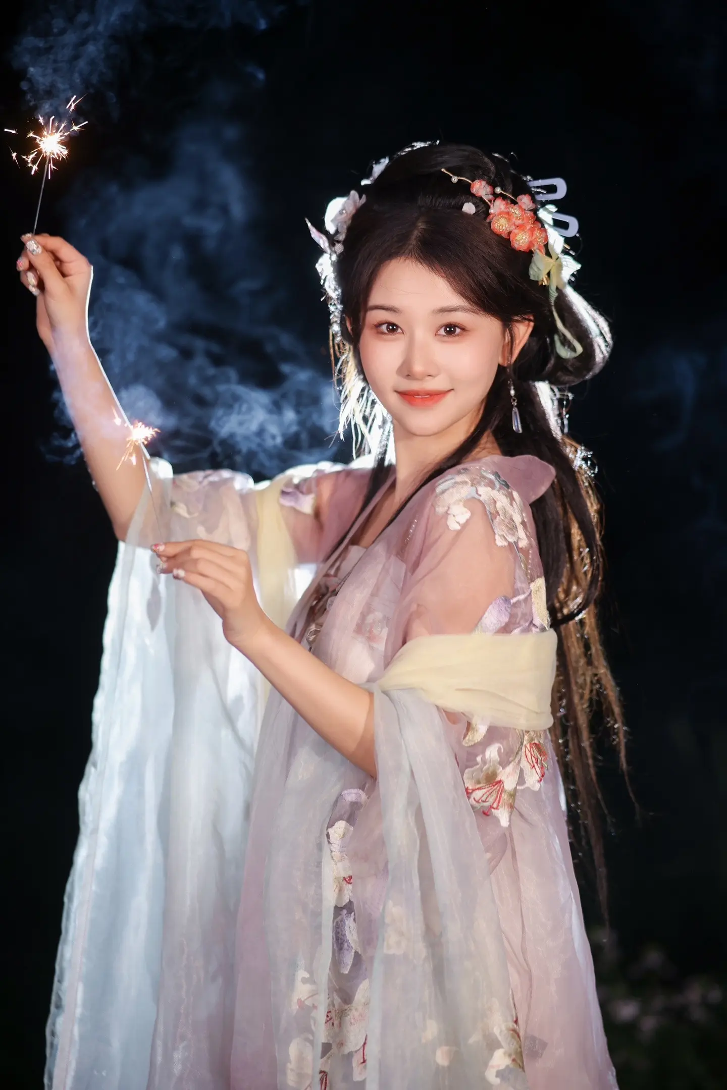 烟火向星辰，所愿皆成真。