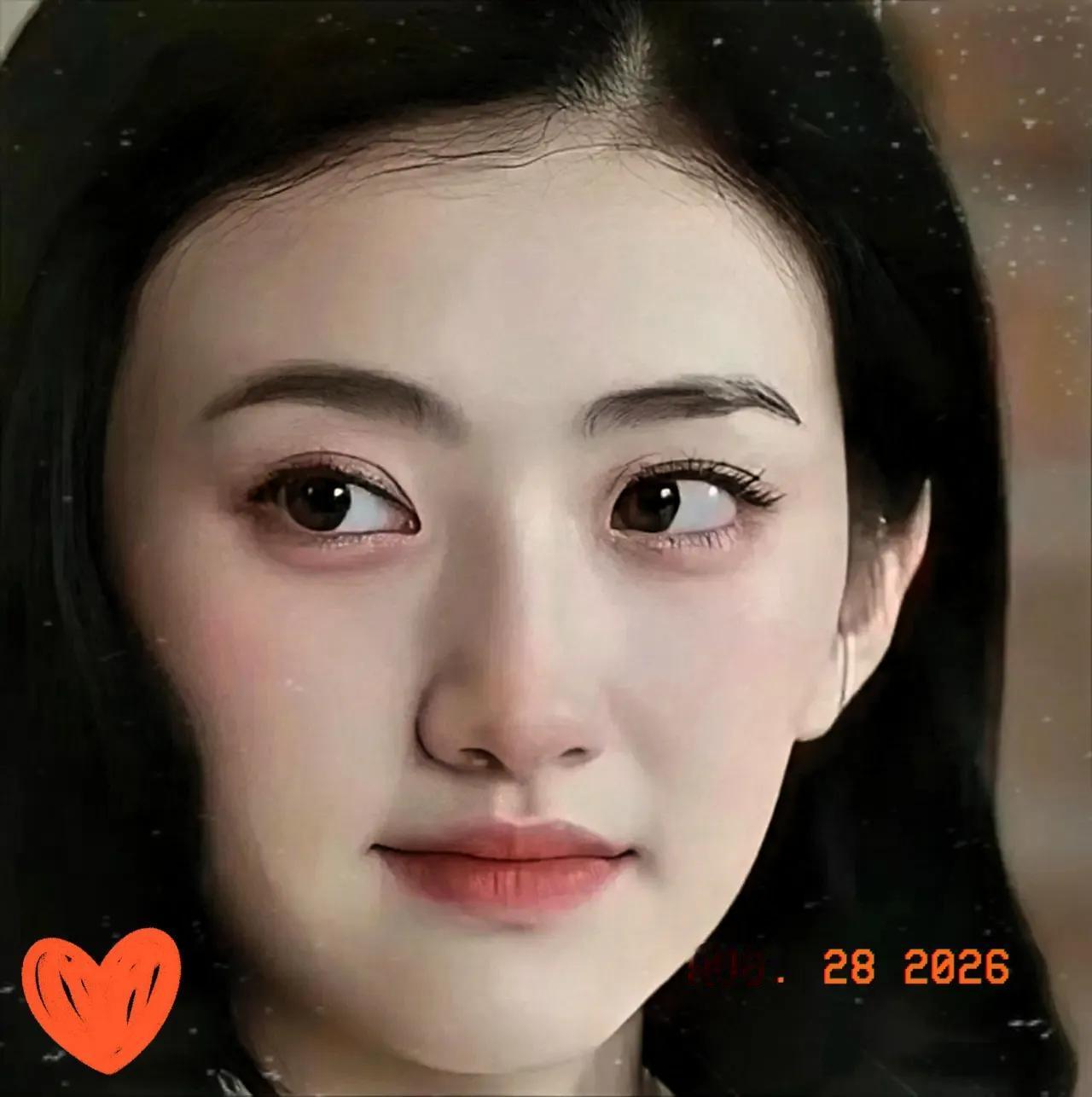 面相是不会骗人的！
我给奶奶看了景甜的照片，
她第一句话就说：找老婆就要找这种，