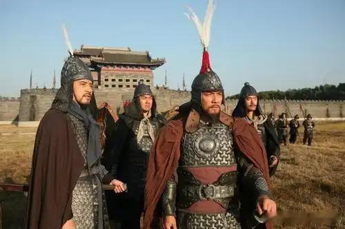 1642 年，李自成坐拥数十万大军，局势危急。崇祯无奈之下，将已在监狱关了三年、