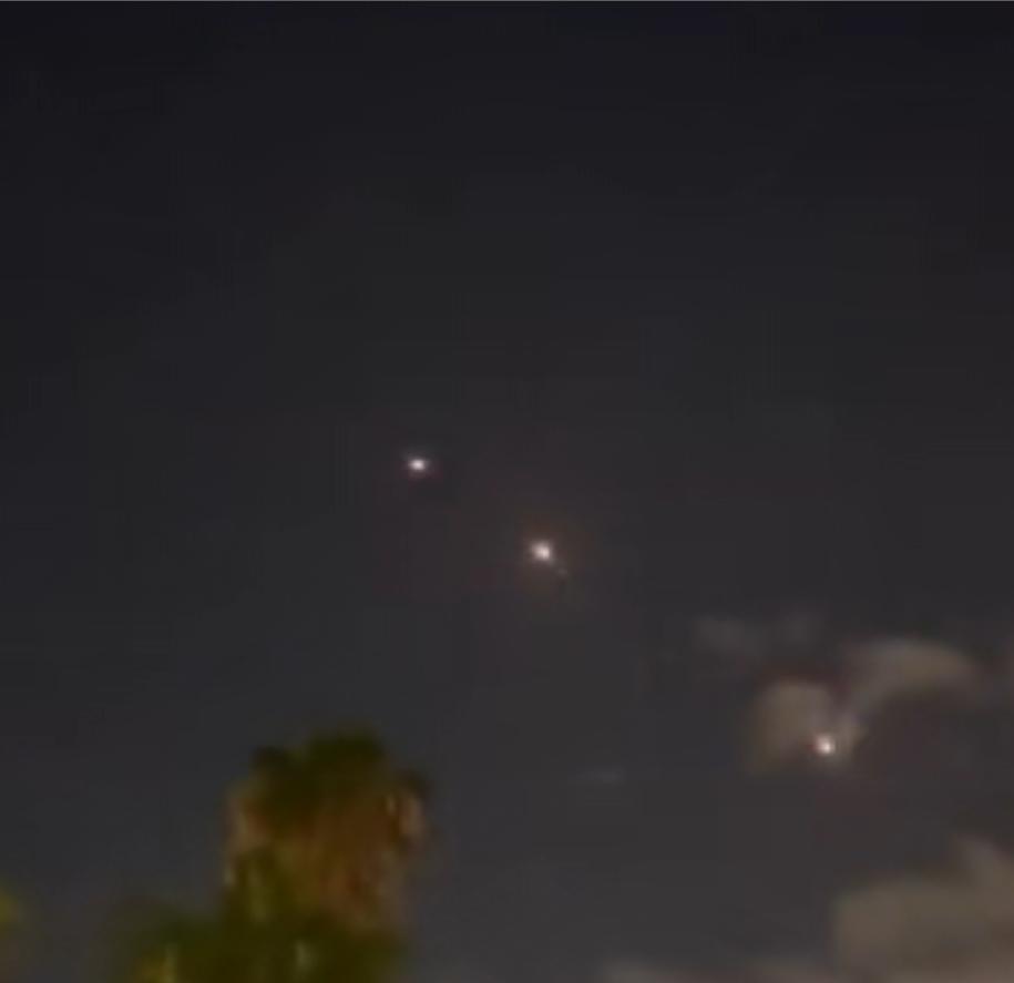 也门老乡又打了中程导弹，小以这次没拦住


据网上消息，今天也门老乡向特拉维夫市