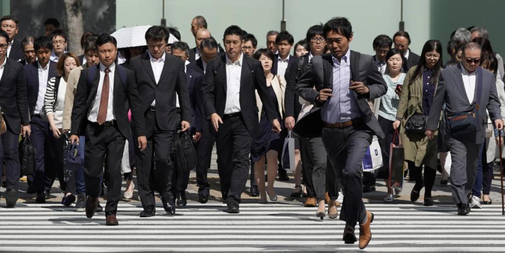 日本总务省公布的数据显示，截至2026年初，日本籍总人口已正式跌破1.2亿大关，