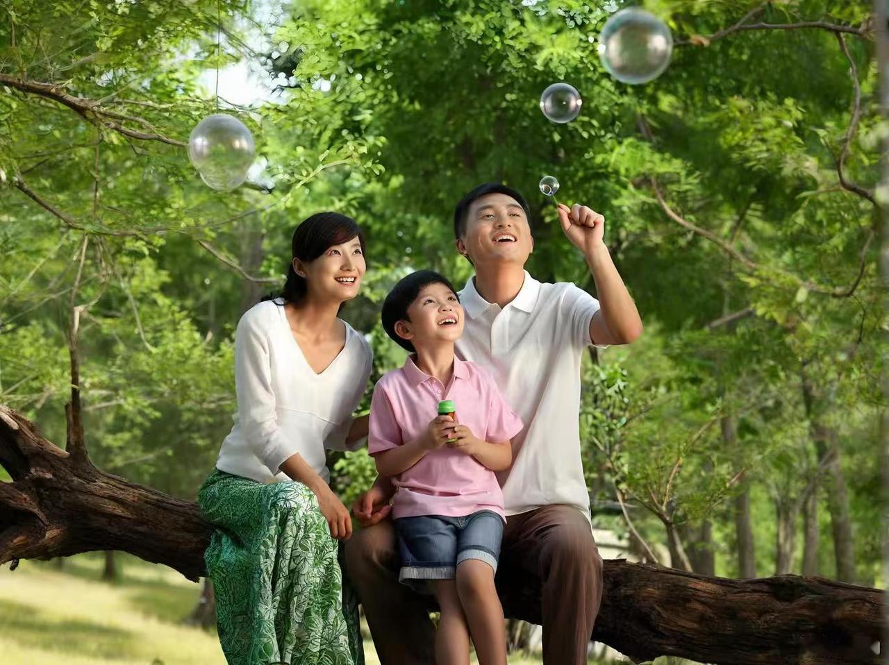 请家长自查：你家孩子的三条生命链条，断了几根？
如今有太多孩子，被“学习”二字捆