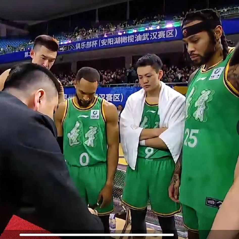 兄弟们！没想到辽篮第一场俱乐部杯的比赛竟然输给了江苏队？！真的是让人大跌眼镜？！