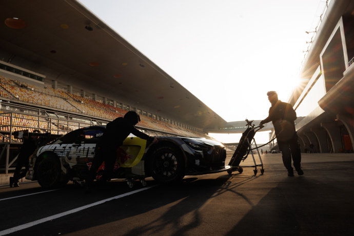 王一博专注前方  王一博在重复中精进 王一博专注前方，王一博在重复中精进，咱就说