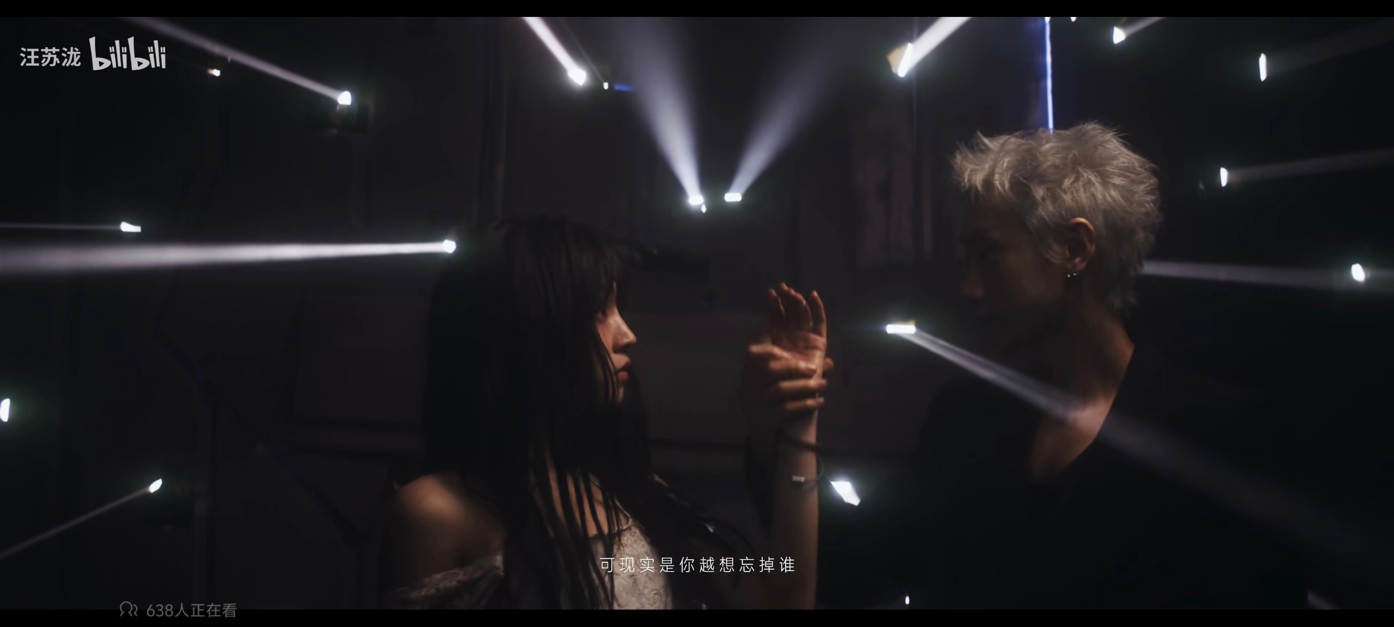 n刷中这里的弹孔像一个爱心诶 