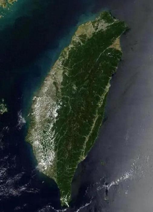 统一台湾后，很难“港澳化”了！很多人以为驻军只是象征性的存在，实际上，军事专家给