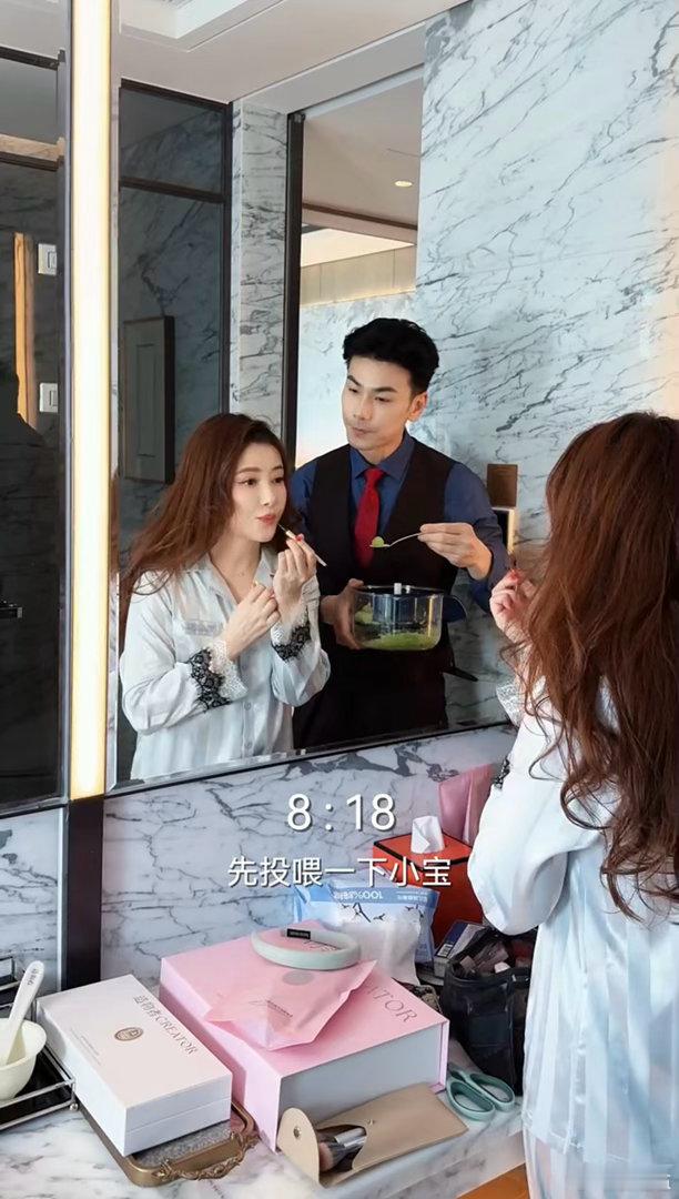 戴向宇揭秘回家后的3小时戴向宇分享男演员居家三小时日常，很难不联想到《早春晴朗》