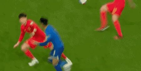 这算暴力犯规？这种情况相较于中超赛场某些场面简直就是毛毛雨，到底是亚足联太过于苛