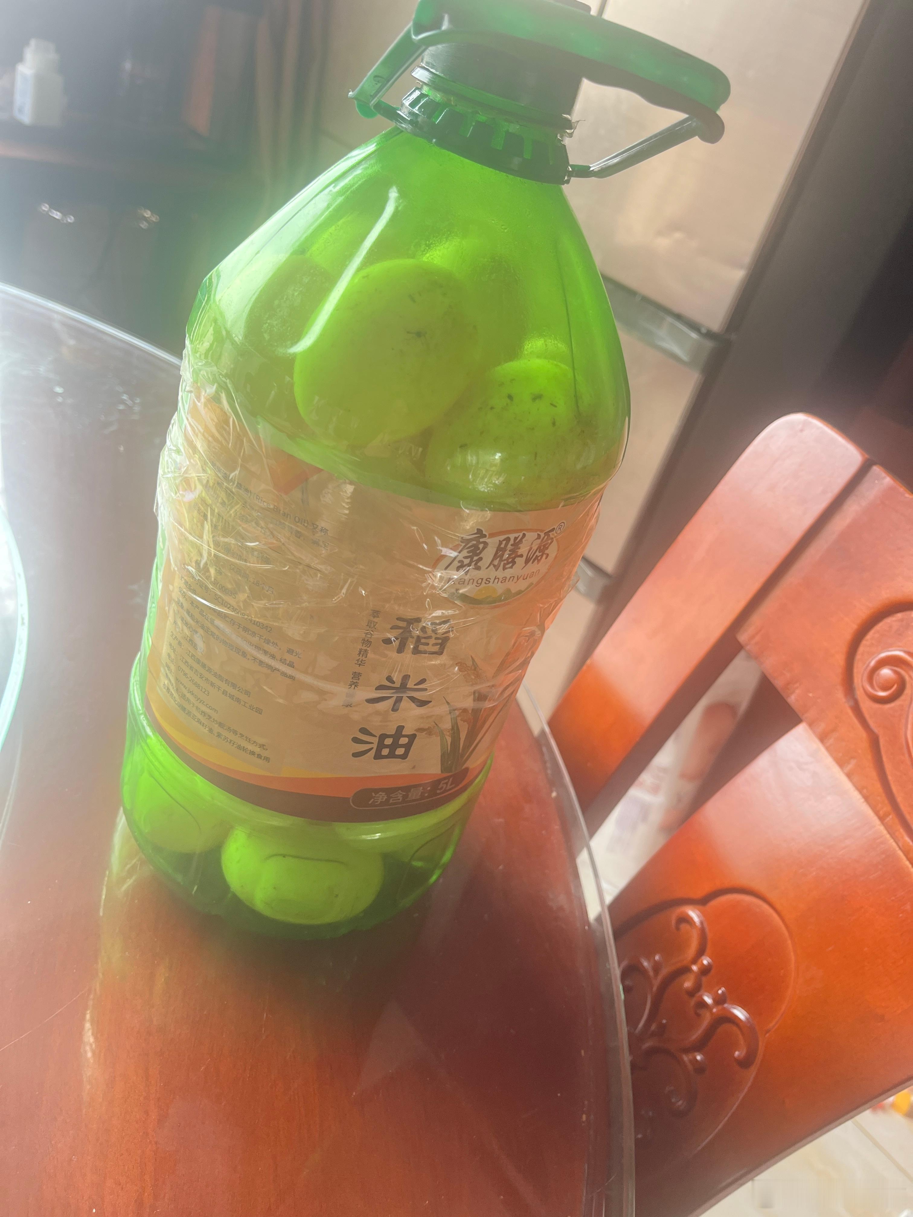 我妈妈的爱都藏在每一次我返程这一提土鸡蛋里，当然带回来的远不止这个。每次后备箱塞