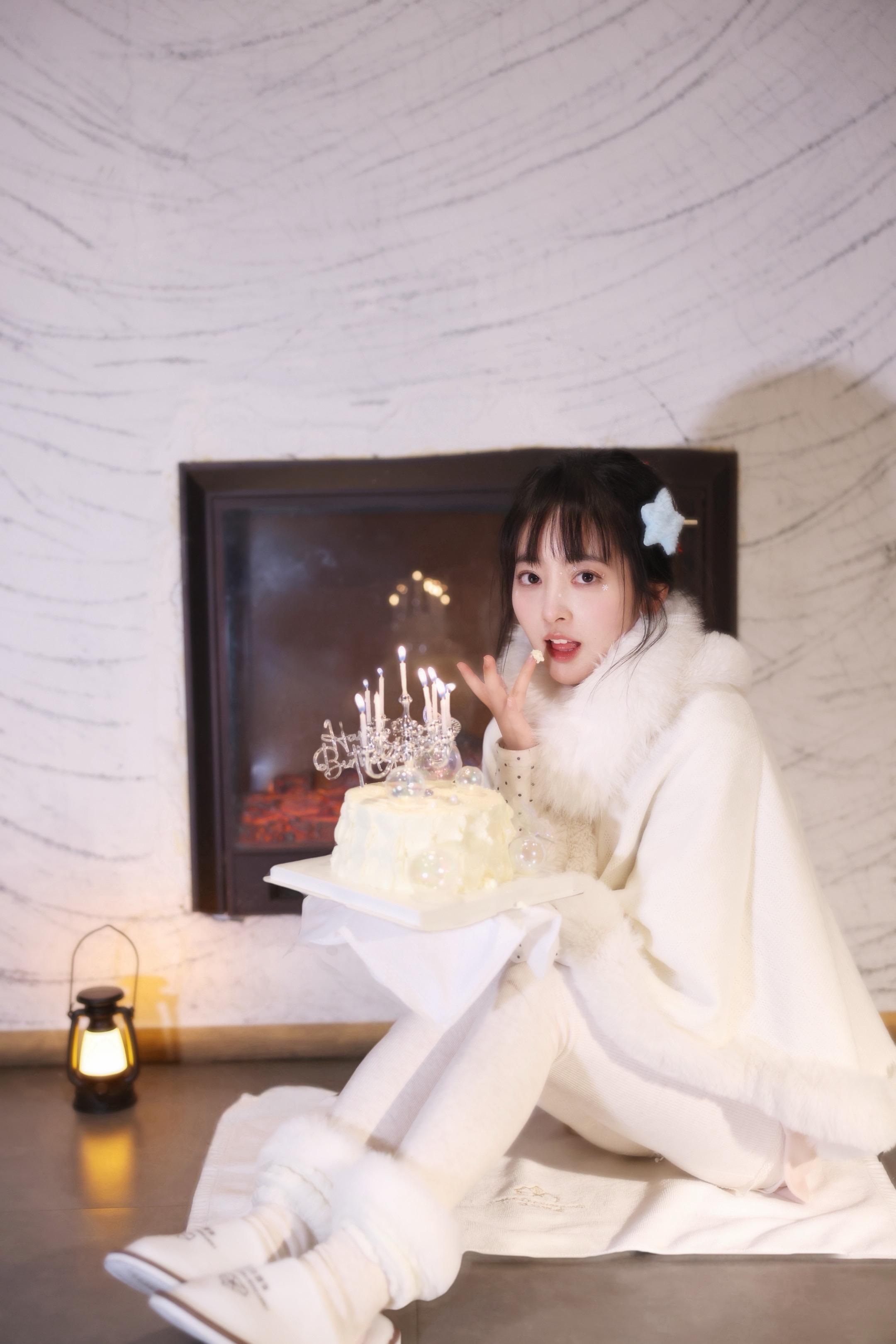 💕吃块小蛋糕人生步步高🎂˖♡! ✧