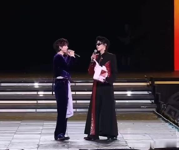 棍铲双人talking全程整场交流轻松舒服，不用刻意找话题，随口的闲谈满是心意，