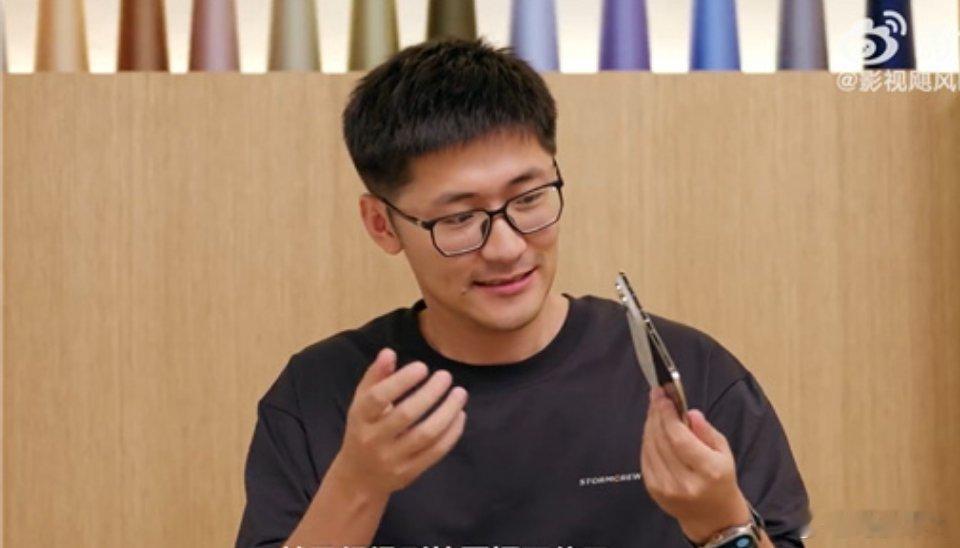影视飓风各种负面点评了苹果有测试也有“我感觉”让很多人觉得“苹果不要买了”但影视