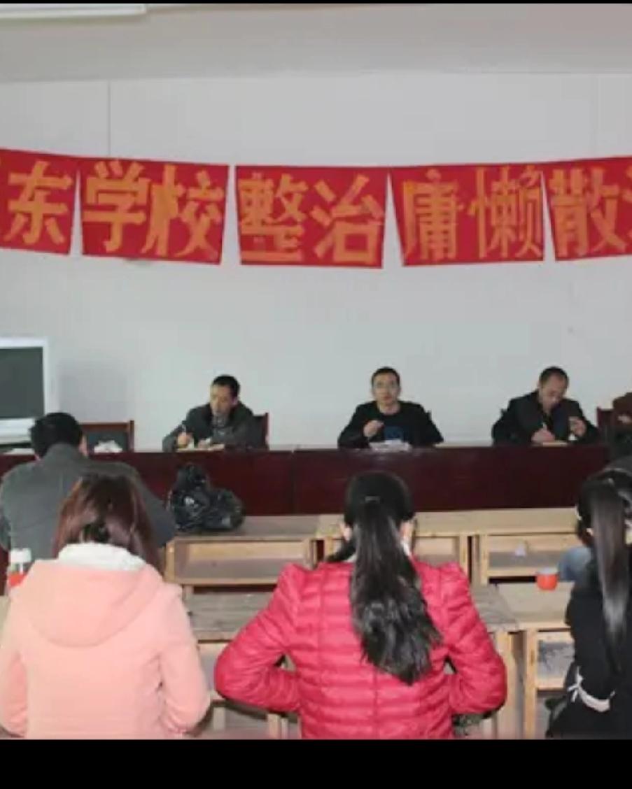 以下是AI用“ 庸散”给智能配的文章，如今这AI真是太无所不能了！

ai慵懒职