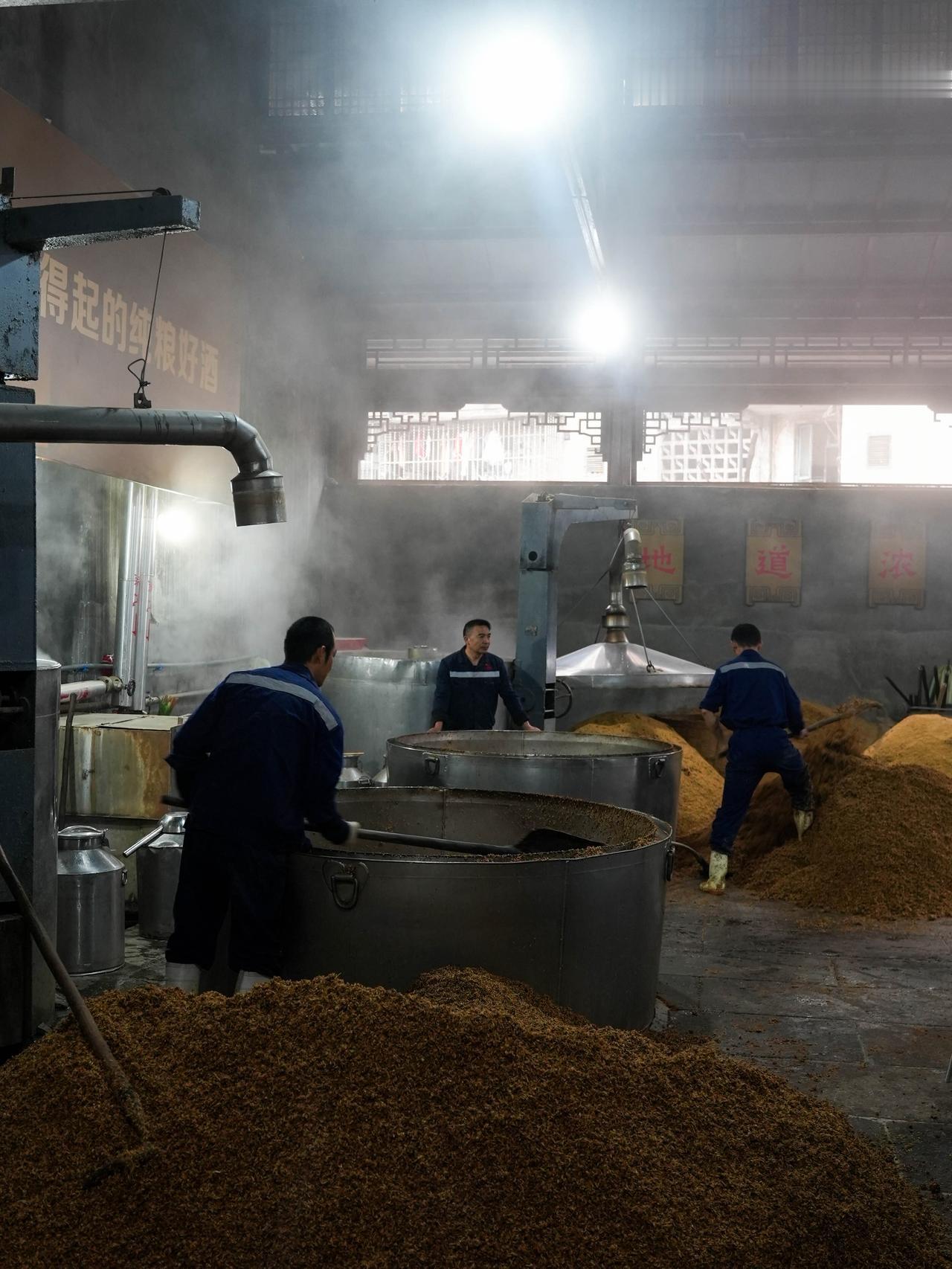 中国白酒之都宜宾，终于赴约！
这里从不是只有五粮液的独美，一众好酒厂撑起这座城的