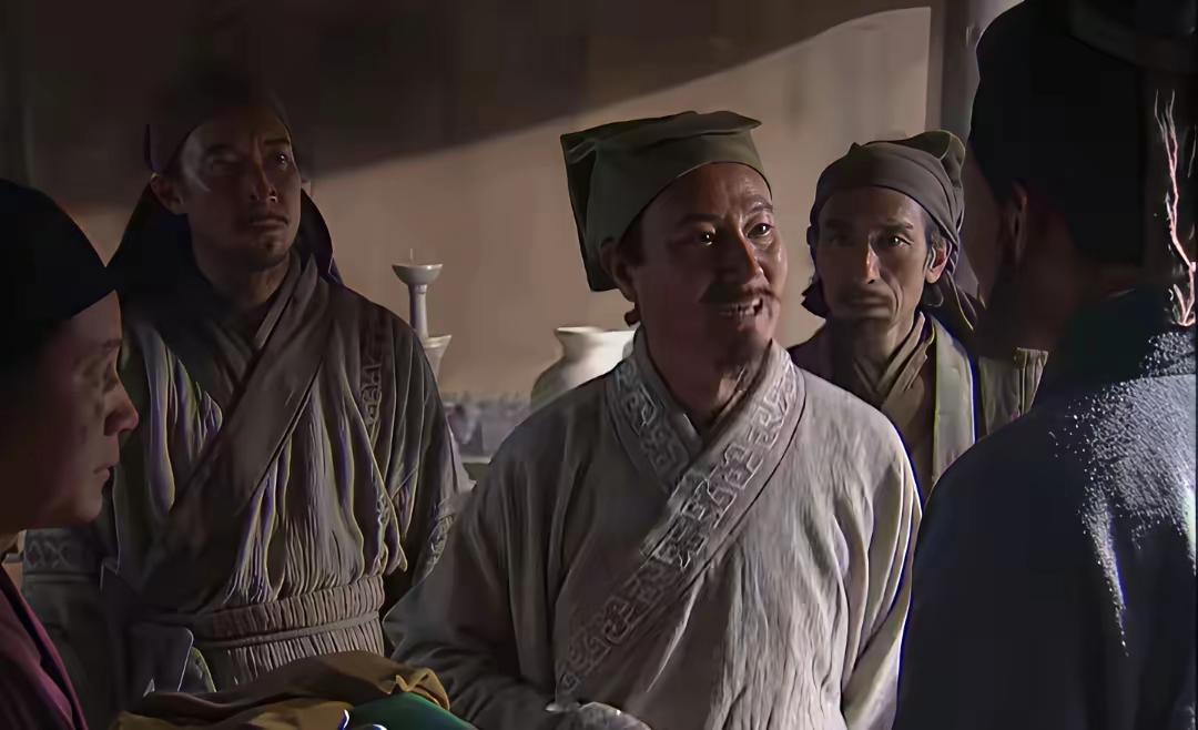 假如王伦一开始诚心收留林冲当做心腹对待，林冲必忠于王伦不会被挑唆火并。晁盖一行就