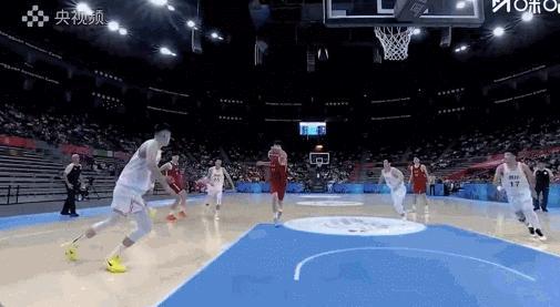 余嘉豪隔扣胡金秋，太残暴了