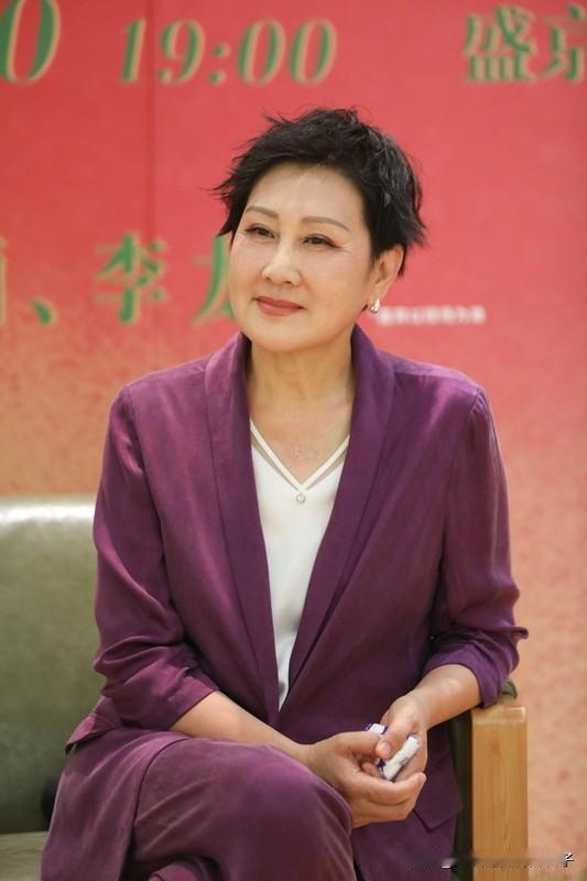 张凯丽回应自己穿黑丝叫网友买足力健 张凯丽回应“自己穿黑丝叫网友买足力健”这事儿