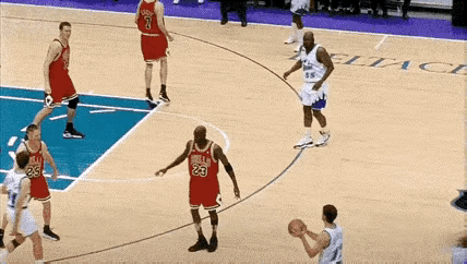 是不是低估了斯托克顿，马龙的挡拆配合了[笑哭]