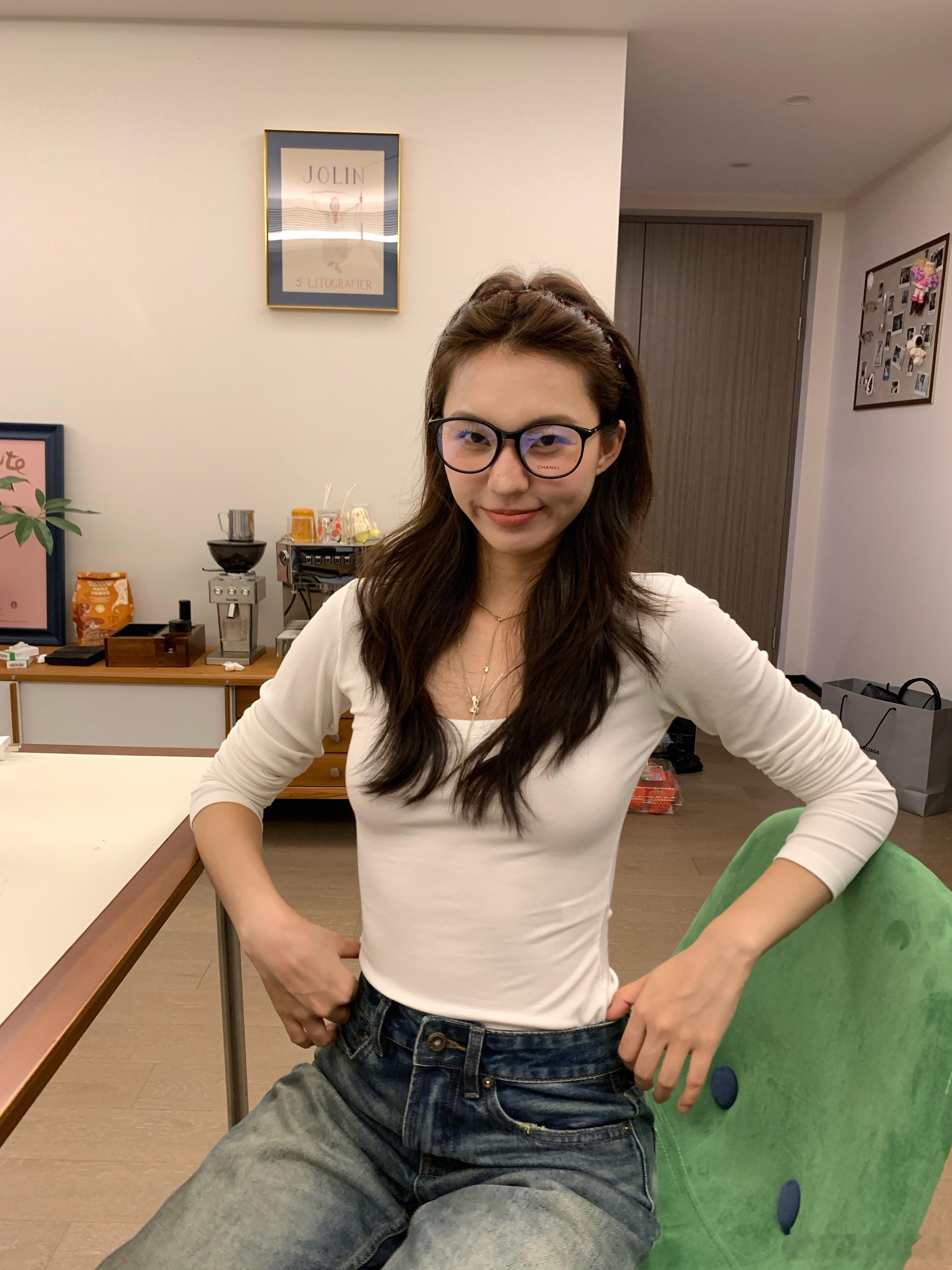 耶啵唧？ ​​​