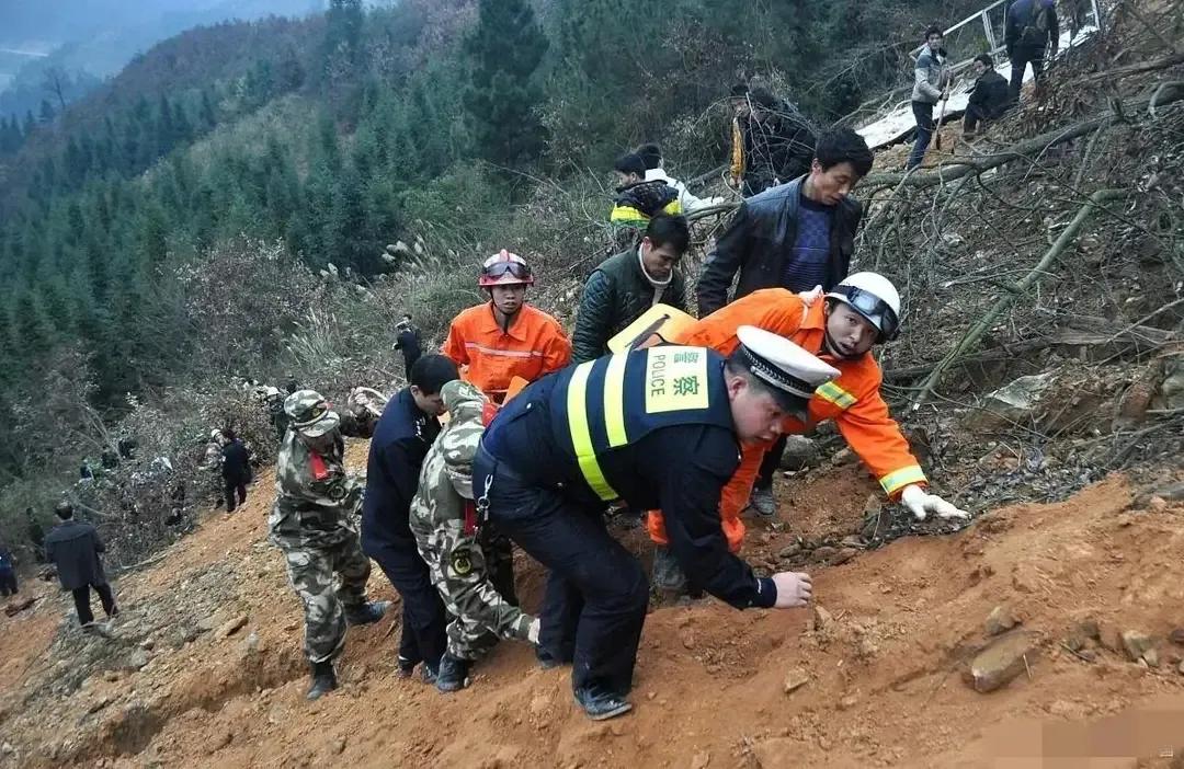 好酒贪杯垮掉了身体，新余一男子孔目江实施安乐死，身上绑根绳子，毅然跳江决绝而去
