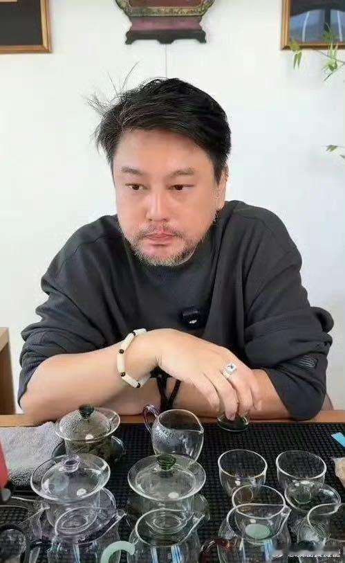 朱孝天称老婆是唯一朋友 有人觉得他说话口无遮拦，也有人觉得他活得真实。明星的言论