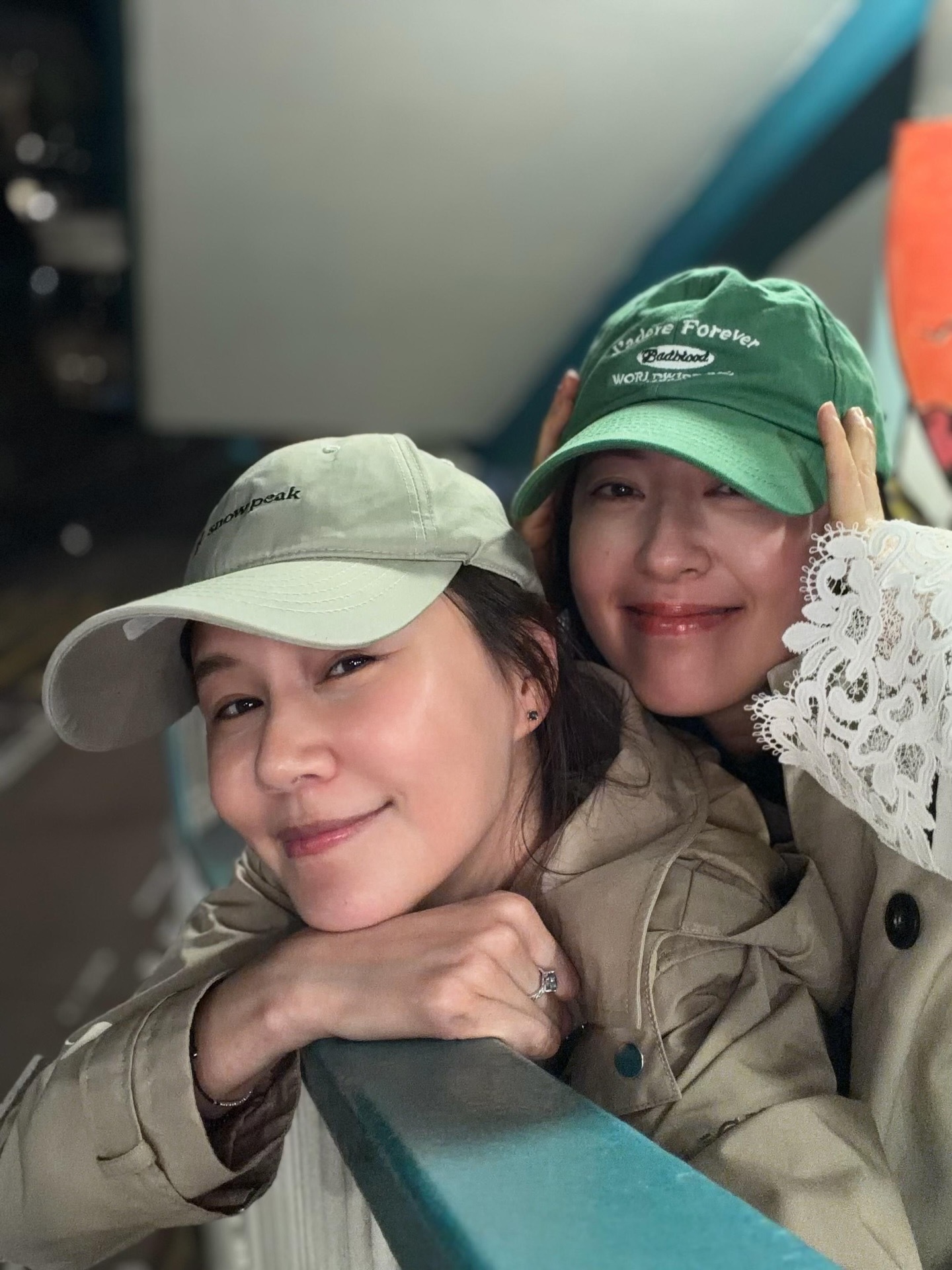 黄翠如唐诗咏新合照 