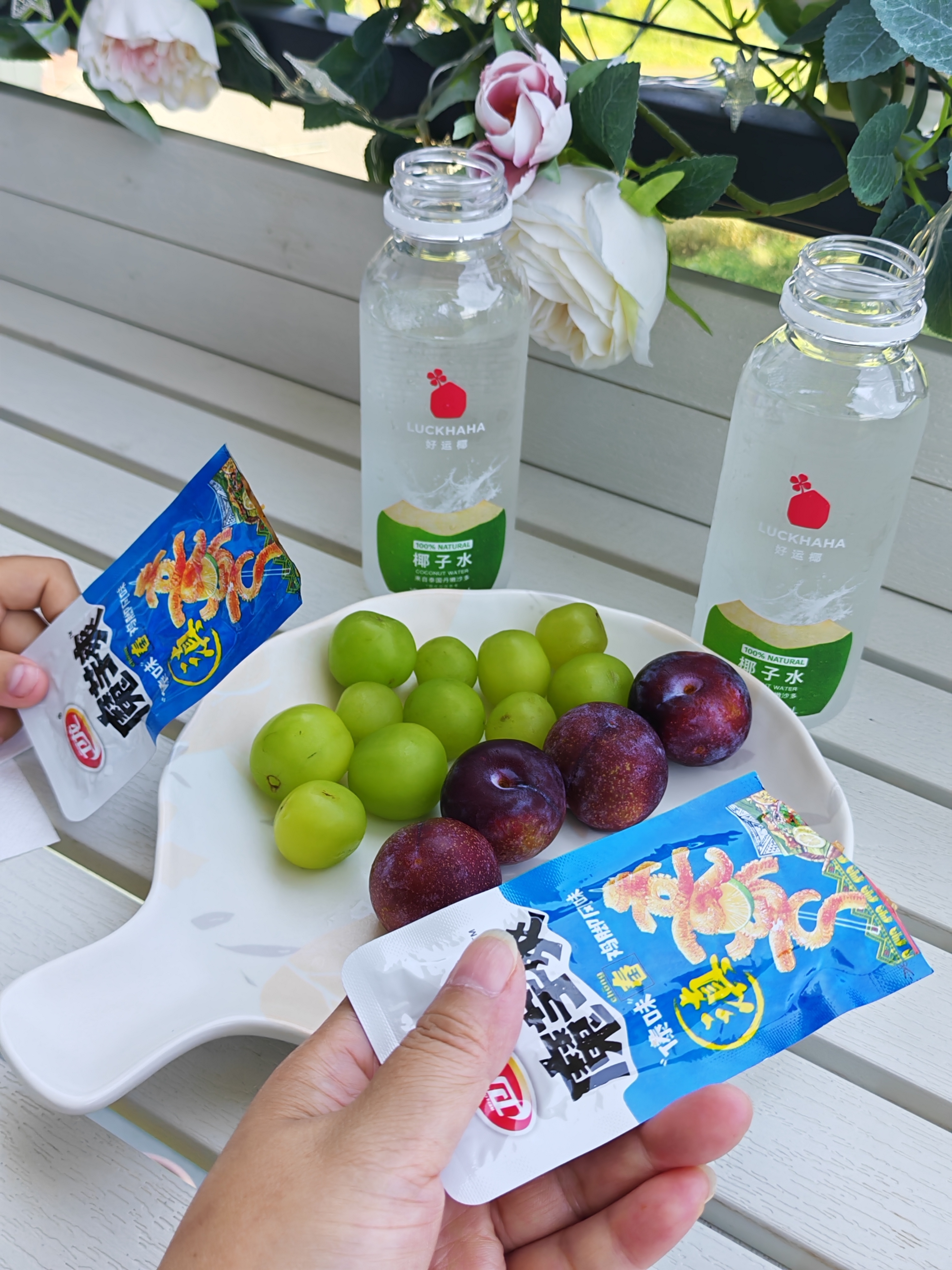 杨洋 今天我们的下午茶！好运椰椰子水很好喝！杨洋倩女幽魂cos杨洋好运椰全球品牌