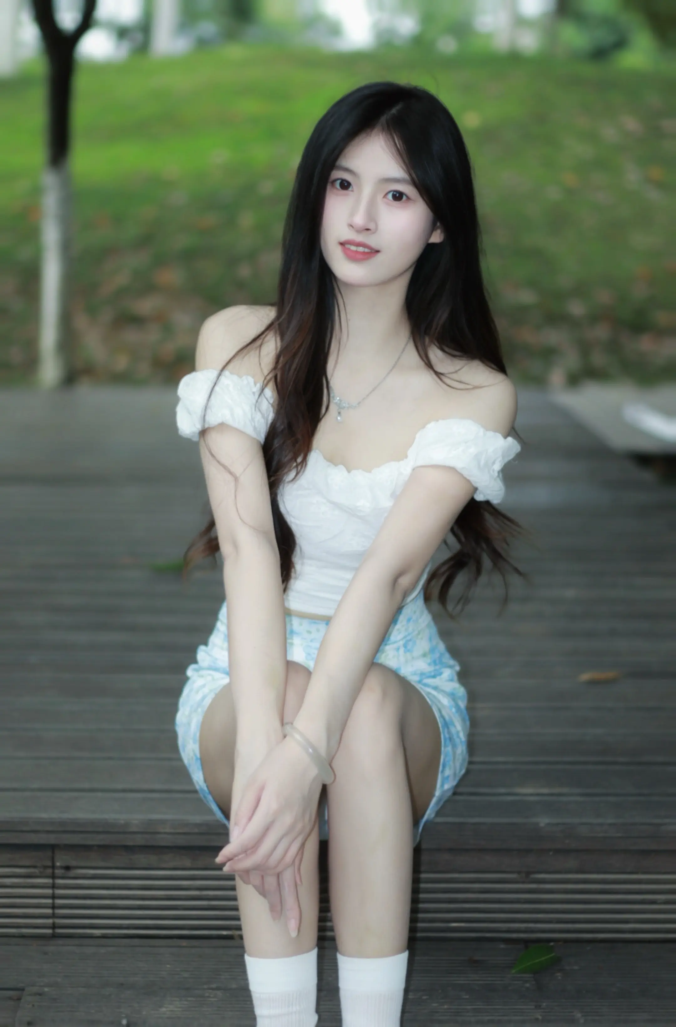 那天 我经过一片花园 可是你不在