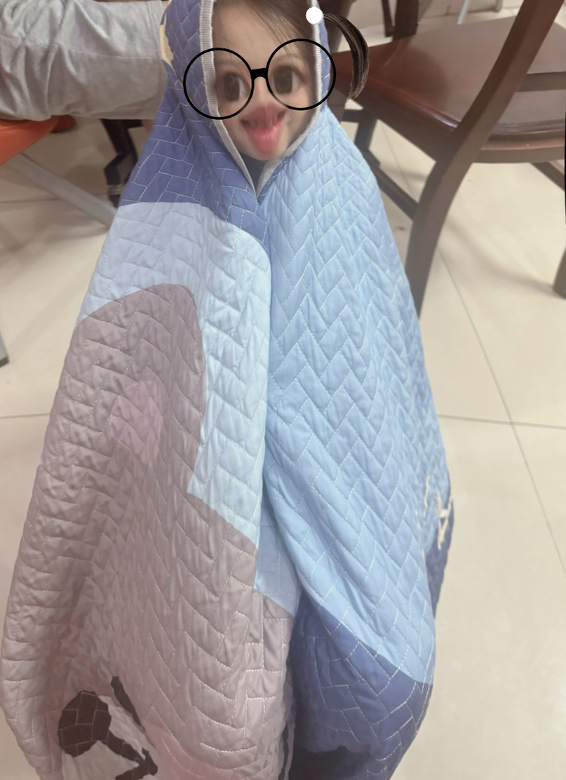 我妹硬跟我一起看be like: ​​​