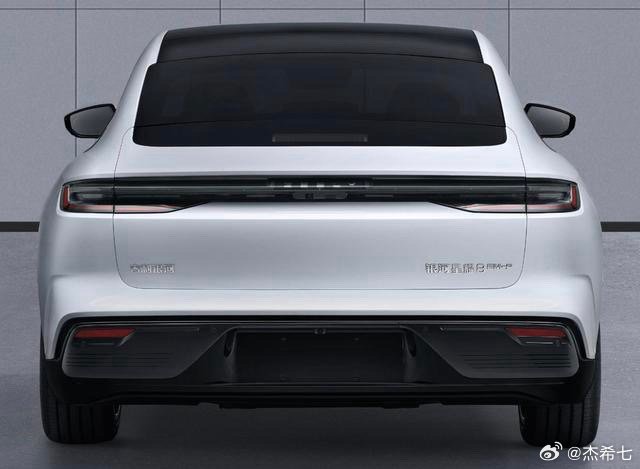【吉利银河星耀8 PHEV新车型曝光，纯电续航161km够能打！】刚从工信部扒到