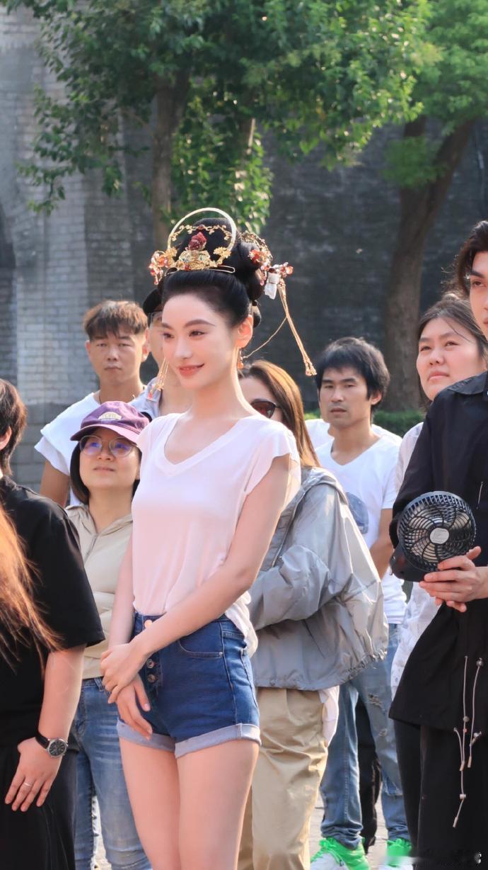 听说是网红四美之一 