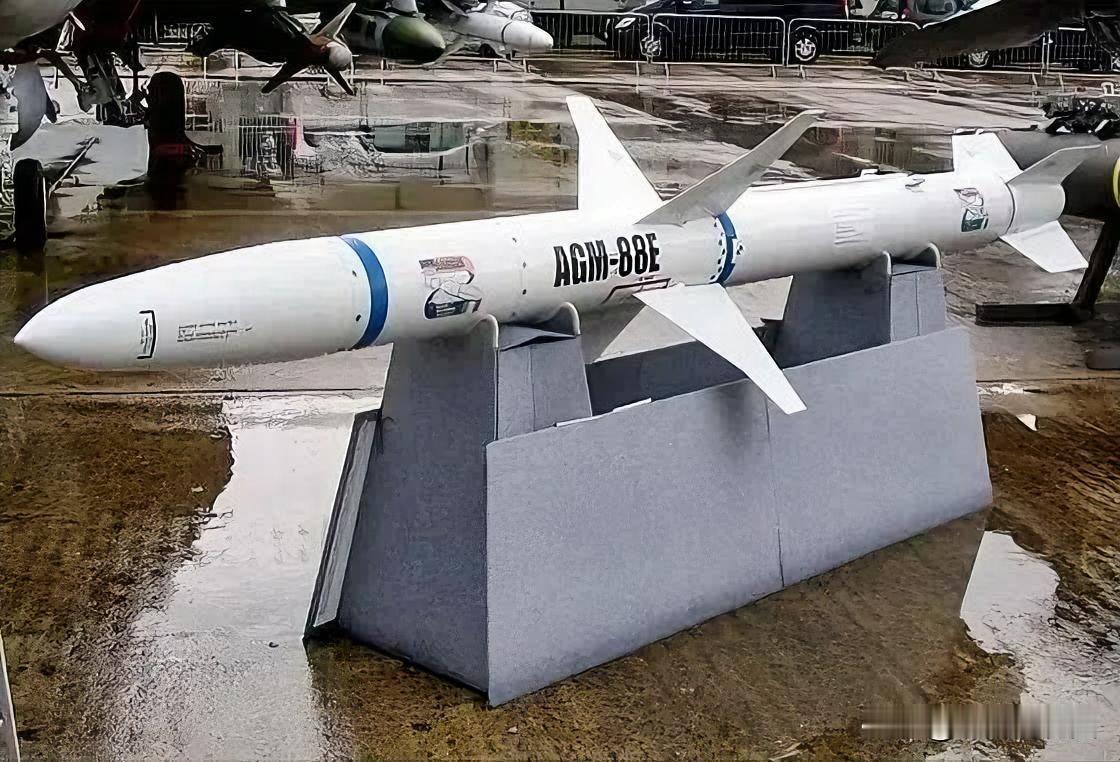 它的隐身性能相较于其他导弹来说更为突出，这种导弹最初的破坏半径仅有5~10米左右