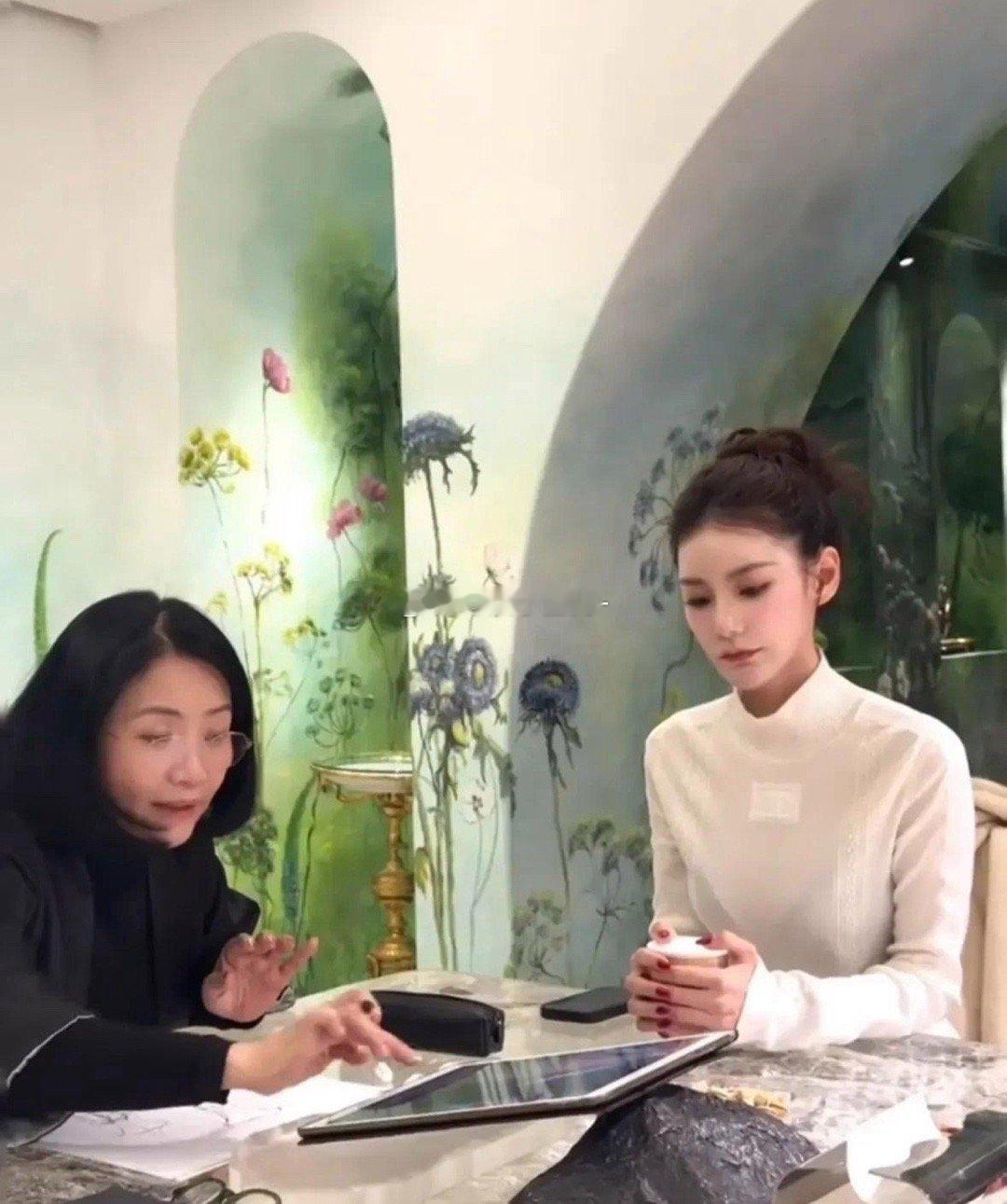 汪小菲对马筱梅也太好了吧！结婚礼服竟然是请郭培亲自设计的，郭培可是亚洲唯一、中国