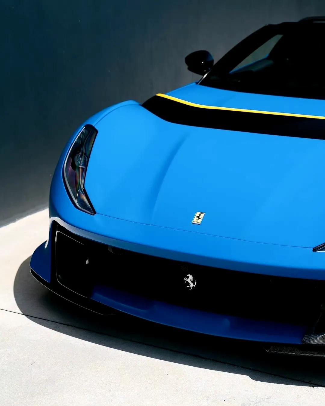 Ferrari 812 Competizione Aperta ​​​