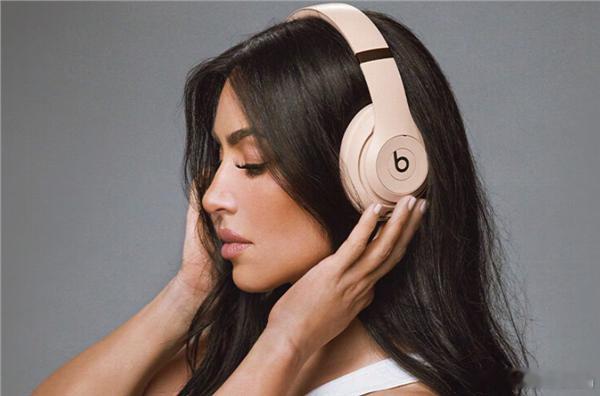苹果旗下品牌Beats Studio Pro金·卡戴珊限量款头戴式耳机在京东上架