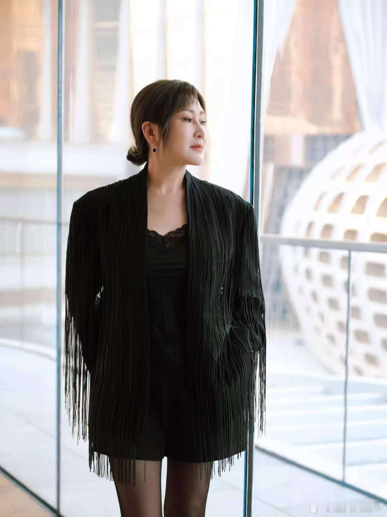 张凯丽特意换掉留了12年的短发凯丽姐真大女主！支持风格百变，敢于做自己的女性，太