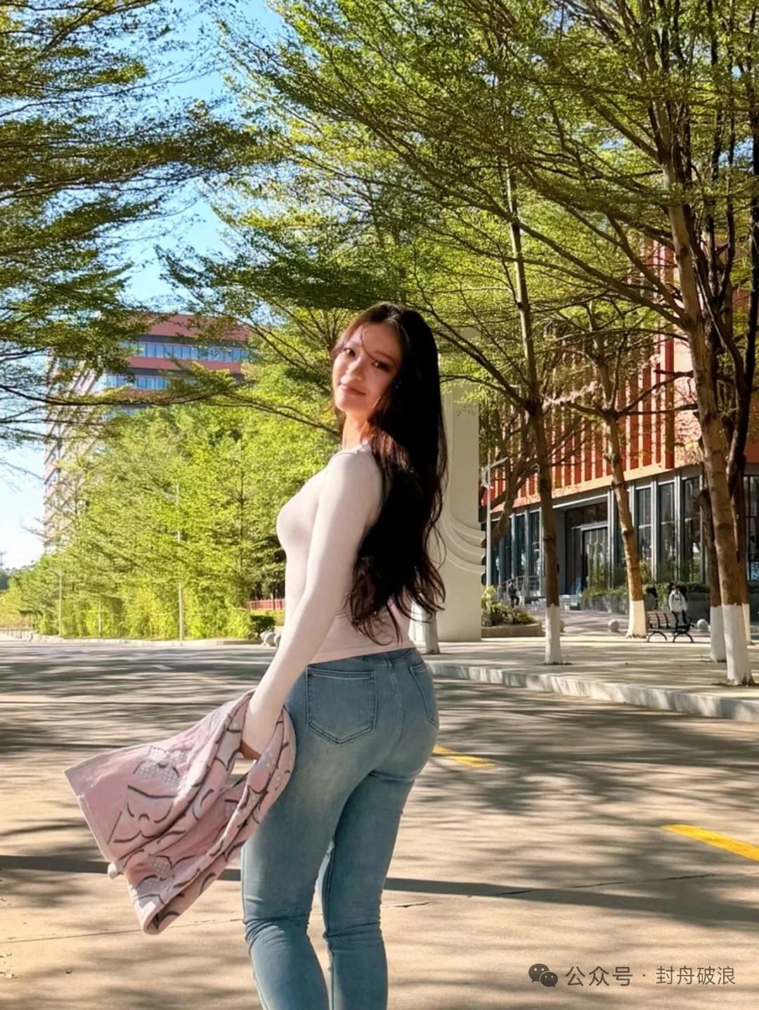 写真丨牛仔裤显身材，温暖了时光的白月光