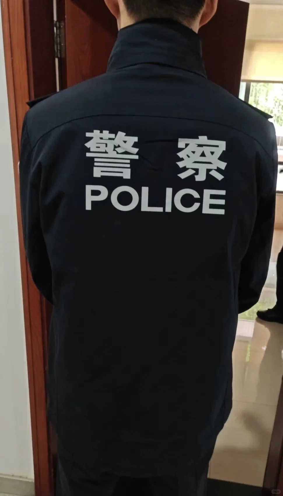 网上疑是新款警服、警帽在试用，我感觉也还好