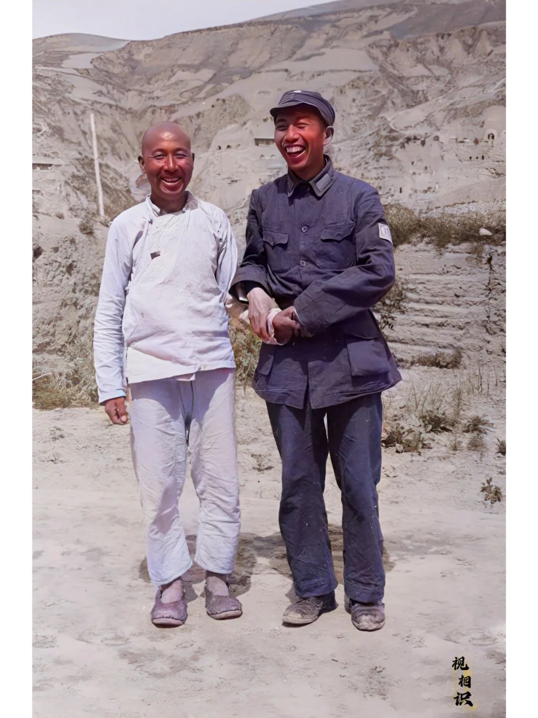 1944年，南泥湾，王震与当地一位劳动模范的合影照片，彼时的南泥湾，从...