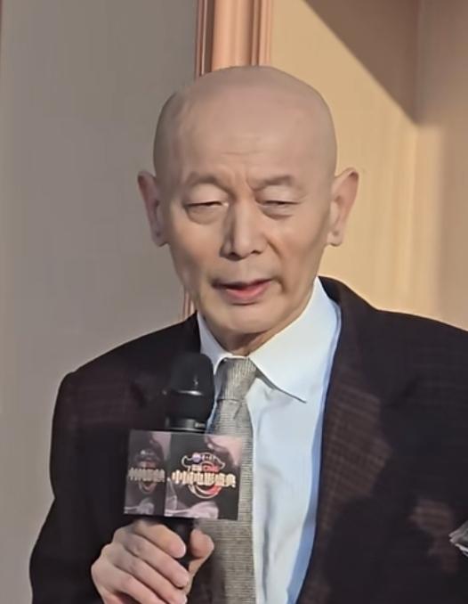 看看葛大爷的两只扇风耳吧！就知道他有二十年红运！