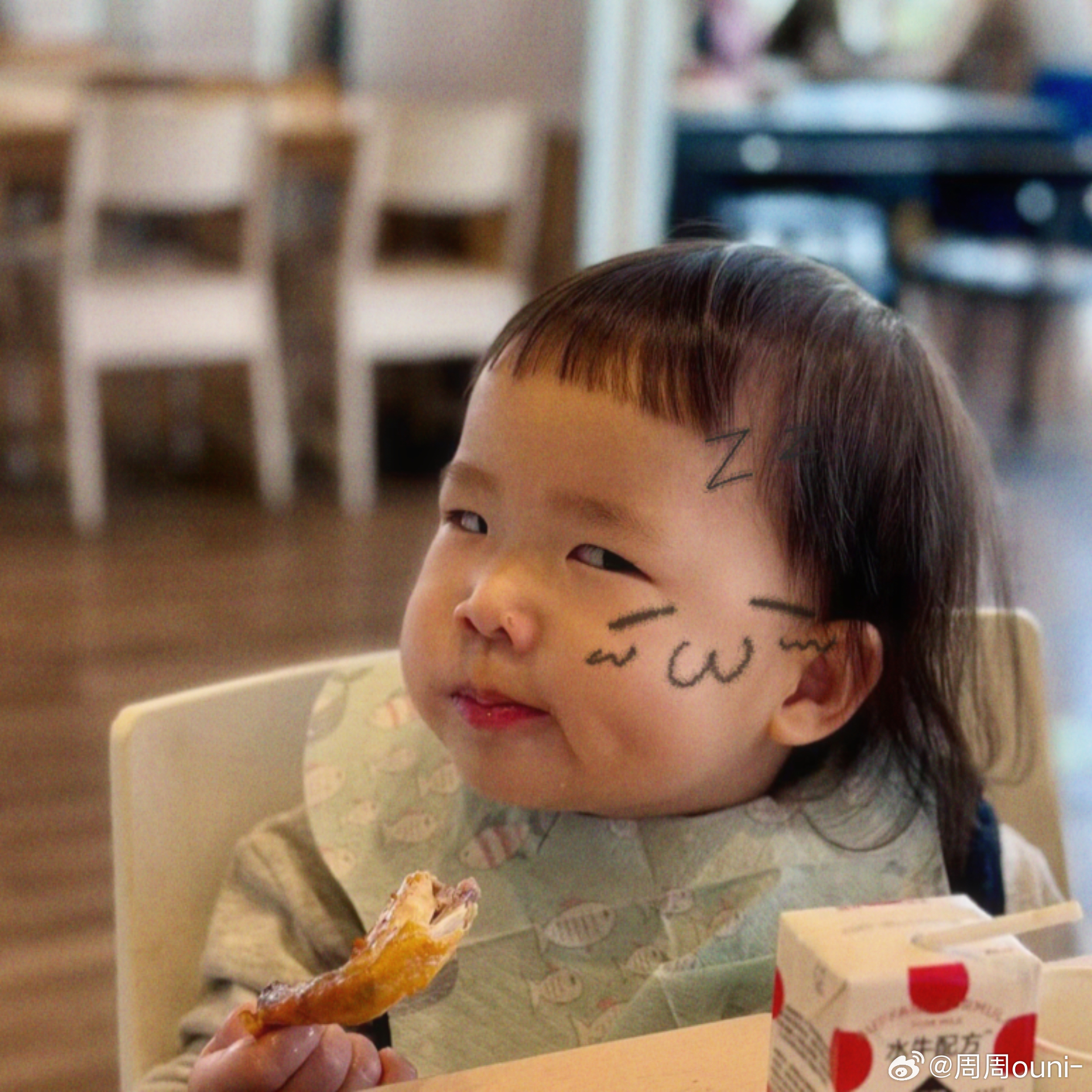 小朋友的快乐真的好简单一件喜欢的小裙子就能开心一整天出门逛个街都像在奔赴小小童话