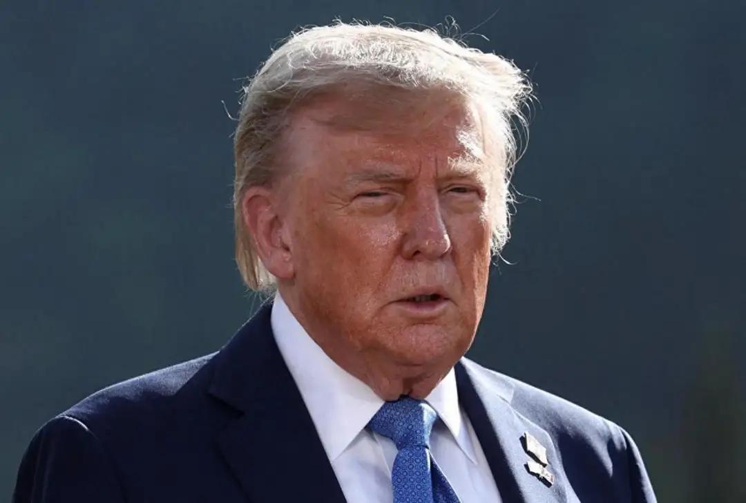 泽连斯基恐怕是世界上最惨的“打工”人——前脚还在号召乌克兰团结抗俄，后脚美国就偷